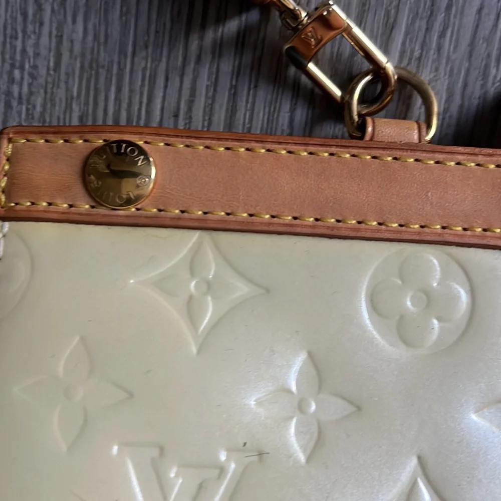 Authentic LOUIS VUITTON DUNE MONOGRAM VERNIS ROXBURY​ - Picture 6 of 10